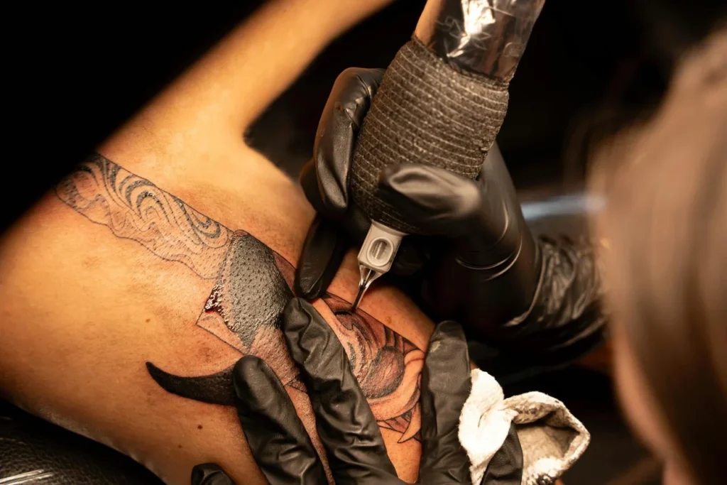 Чи правда, що татуювання впливають на здоров’я: можливі ризики