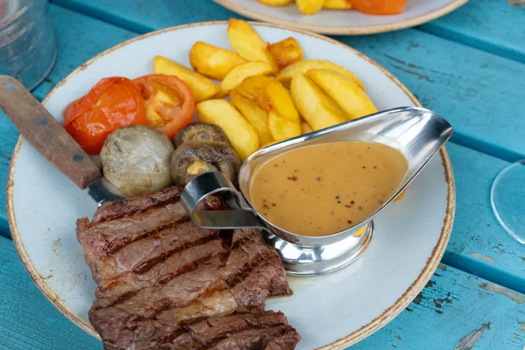 Зображення до статті від Cliffer Rebelo