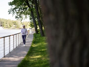 Правило 10 хвилин: Чому ця звичка ефективніша за годинну пробіжку?