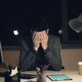 Чому лягати спати після півночі — це нова шкідлива звичка №1